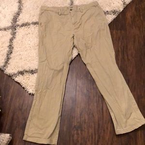 Men’s khaki pants